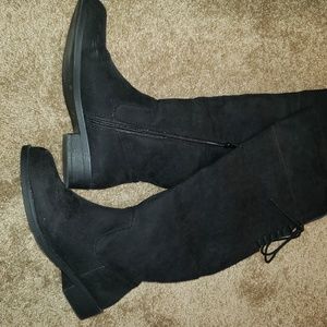 Madden girl knee high black boots- gently used sz8